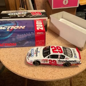 Nascar 1:24 die cast replica stock car #29 Kevin Harvick